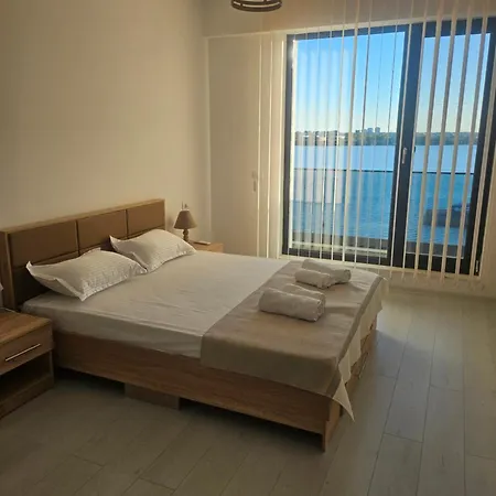 Apartment Solid Cazino