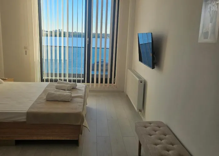 Solid Cazino * Mamaia